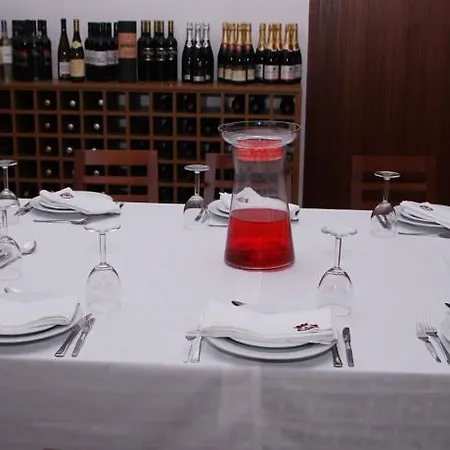 Termas Taipas 酒店 吉马良斯